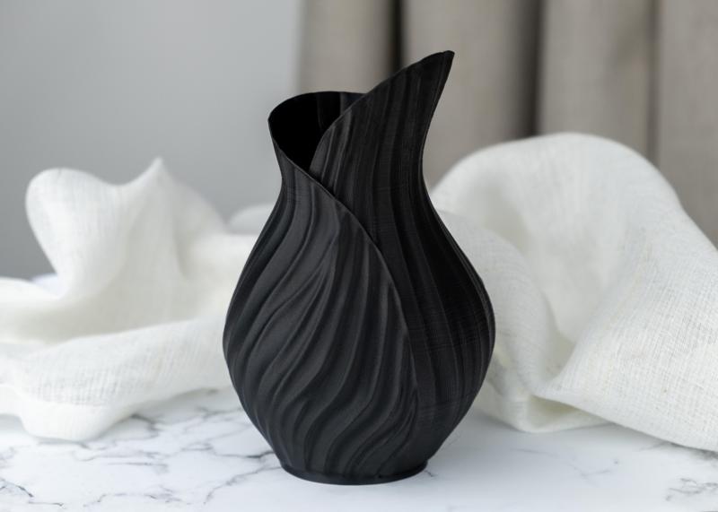 Obsidian Bloom Vase for Sculptural 3D Printable Home Decor