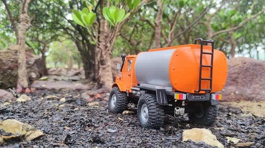 Crawler Baby Bog 406 Fuel Carrier - 1/18 TRX4M RC body attachment