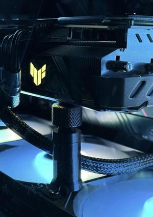 Short Above Fan GPU Sag Support