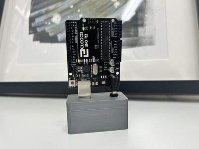 Arduino Uno Stand with Power