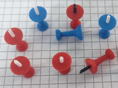 Thumbtack / Pushpin with filament insert as pin