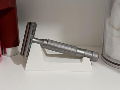 Rockwell 6S razor stand