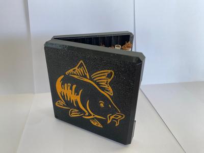 Customizable cigarette case for handmade cigarette