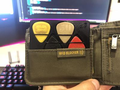 Pick Pocket Holder