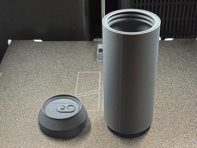 Can with threaded lid