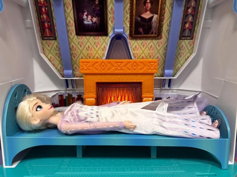 Frozen Anna & Elsa doll beds for Arendelle castle