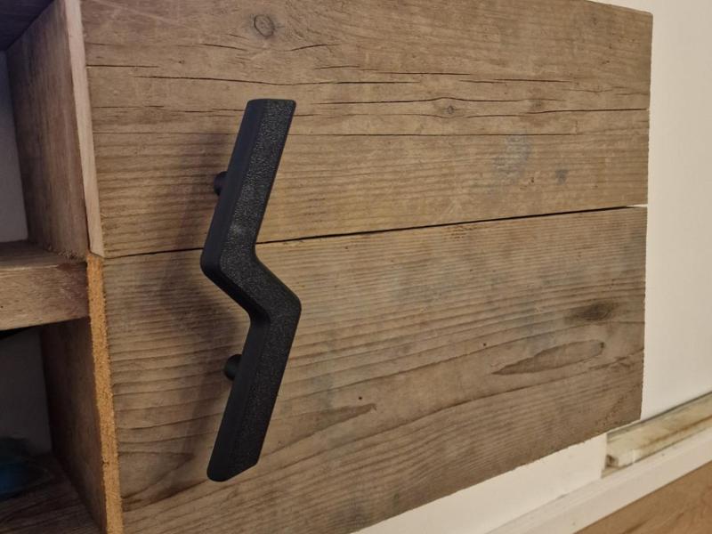 Lightning door handle