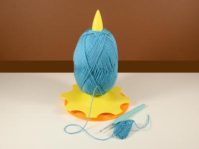 Rotating Yarn Holder