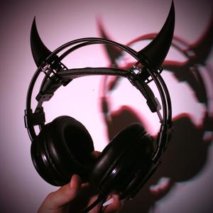 Headphone horns