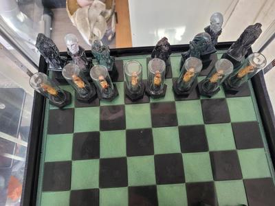 Giger Chess Set, Part 2