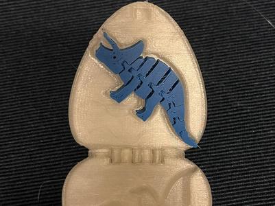 Flexi triceratops - snaps shut