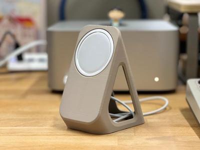 006. Minimal Magsafe holder