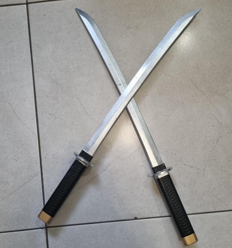 Deadpool's Katanas - fully 3d printable, strong.