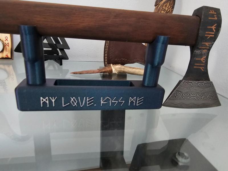 Axe Stand V2