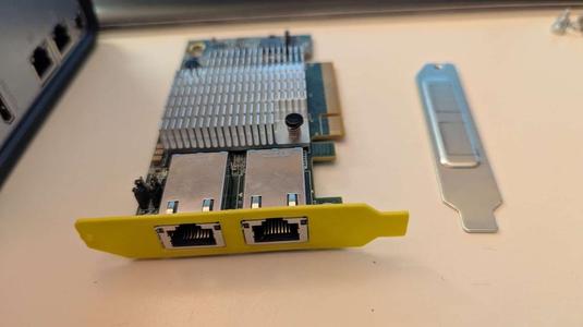V5 Qnap TS-464 bracket for Intel X540 - T2 - 10G - RJ45 - 10G2T.stl