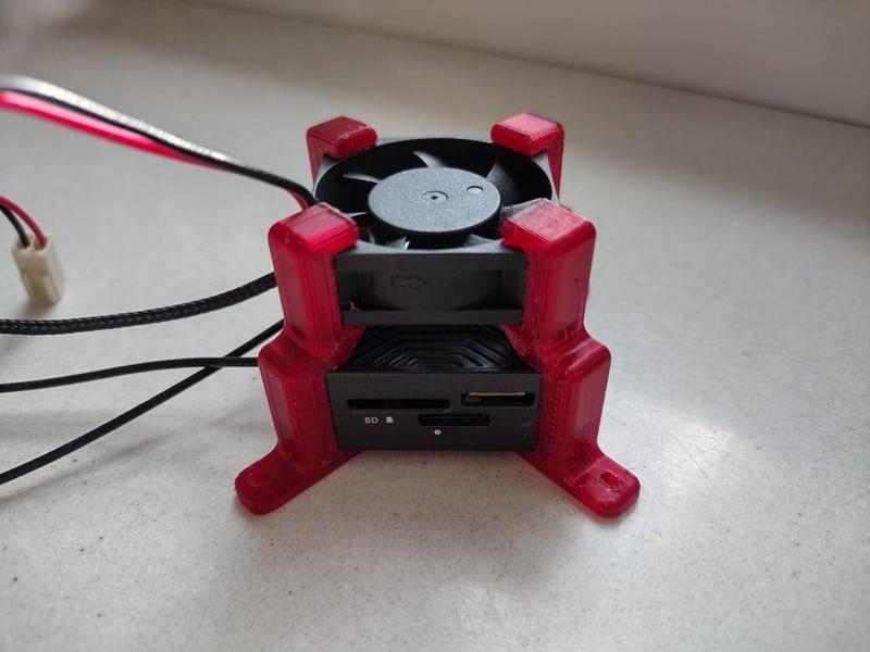 Walksnail Moonlight VTX holder with automatic fan cooling
