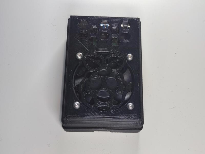 Rasberry Pi 4 case with 50mm fan (Rasberry Pi logo)