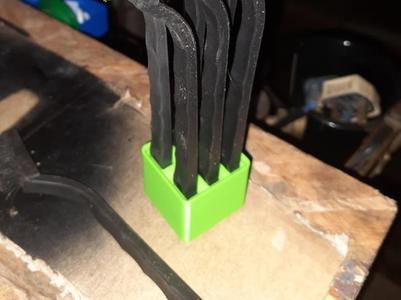 Gridfinity small brass brush holder