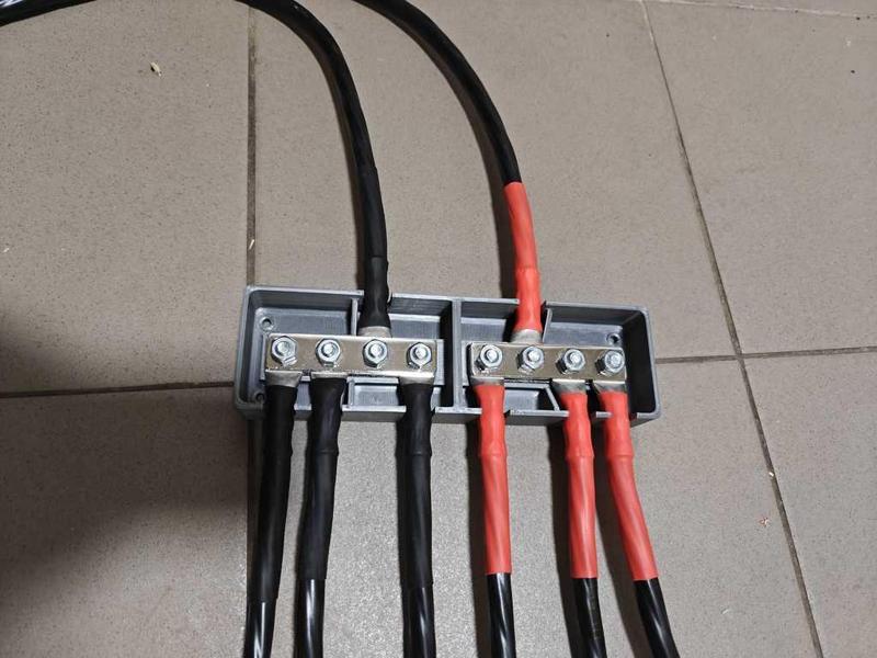 Busbar box (3in x 2out)
