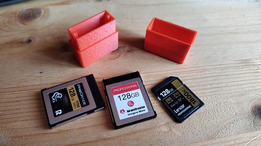 Compact Case for CF-Express Card + SD card - 2x CF-E + 1xSD