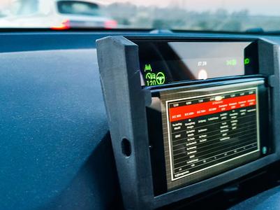 Smartphone holder for MG4 EV