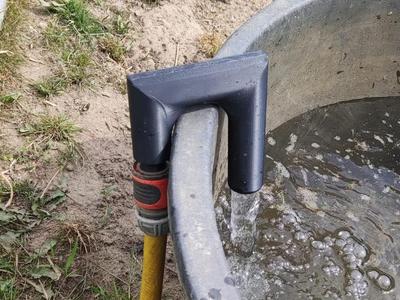Gardena tub/ container/ swimming pool filler hook