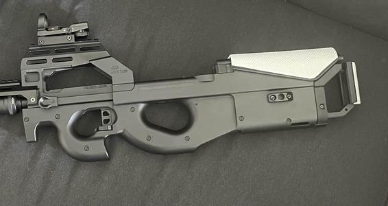 Airsoft P90 skeletonized extended stock