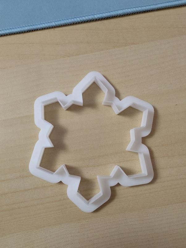 SnowflakeCookieCutter.stl