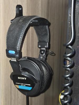 MDR-7506 Headphone Wall Hanger