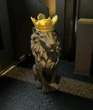 Lion figurine with a Crown   
