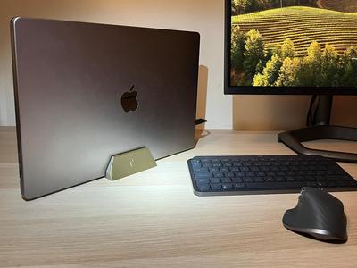 Laptop stand