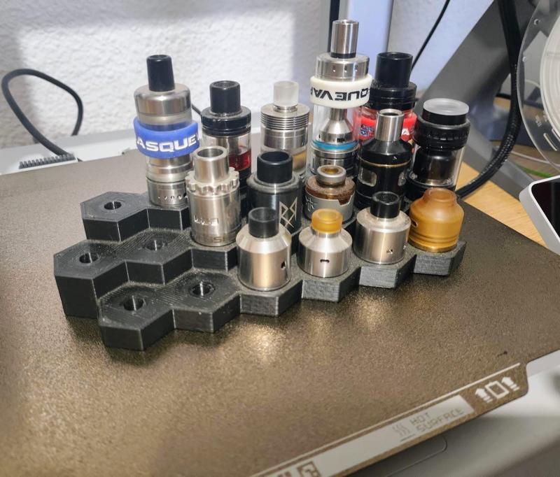 Ultra Fit Vape Stand with minimal distance between