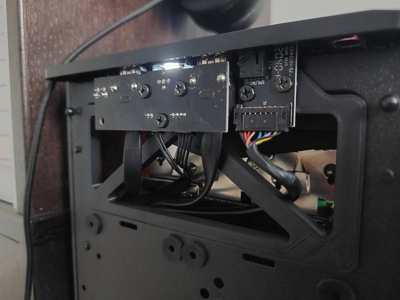 Cooler Master MasterBox NR200 inverted mod - front IO mount