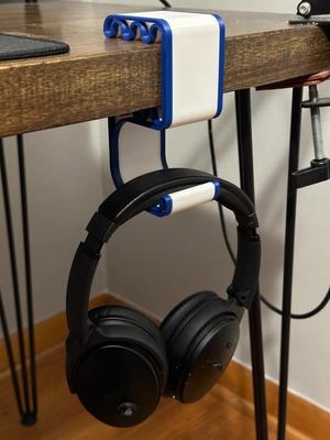 Simple Hanging Headphone Holder