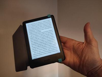 Kindle 11 gen holder (one hand)