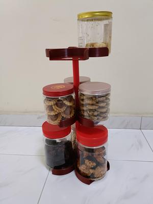Cylindrical container shelves