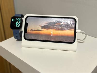 iPhone 11-15 Pro Max (w/case) and Apple Watch dock