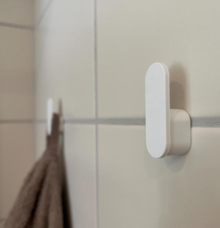 Minimalistic wall hook