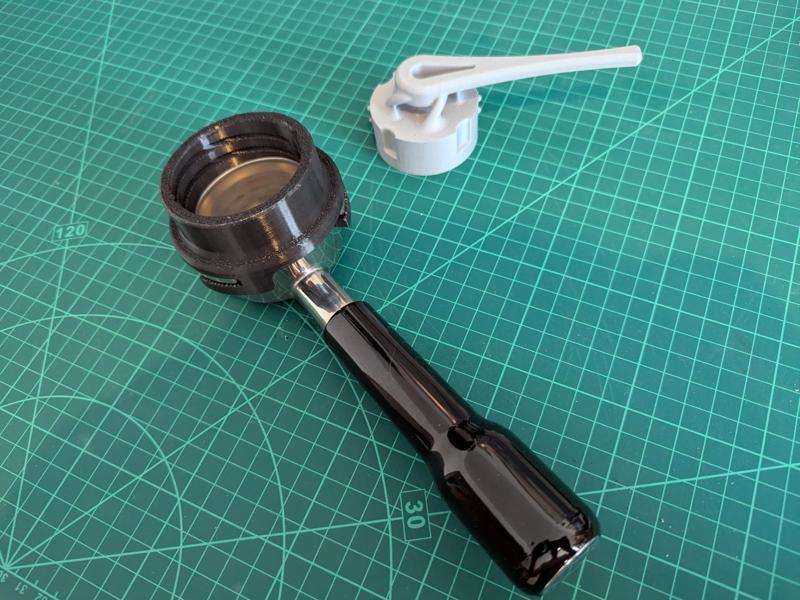 High pressure coffee tamper