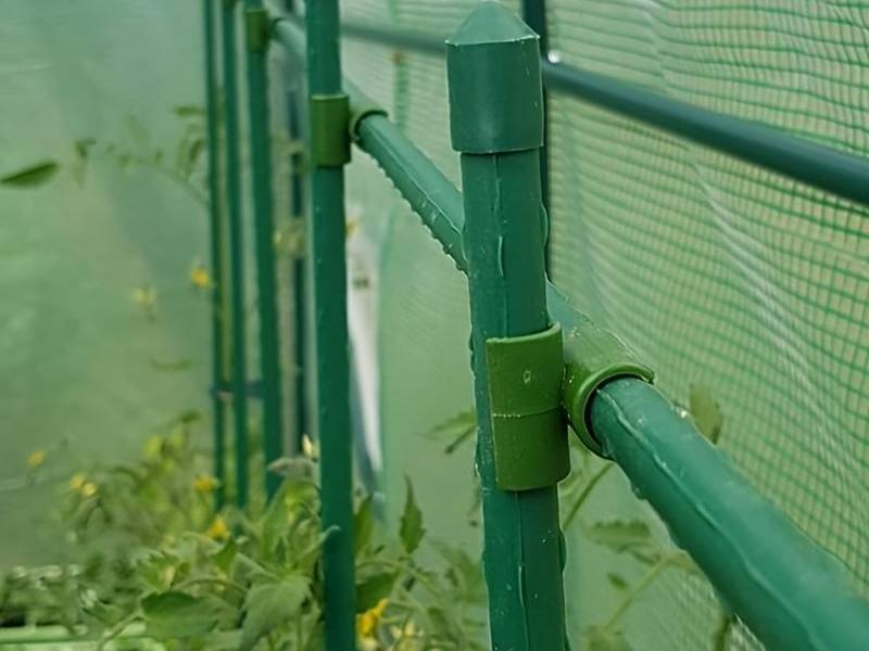 Garden frame connector 