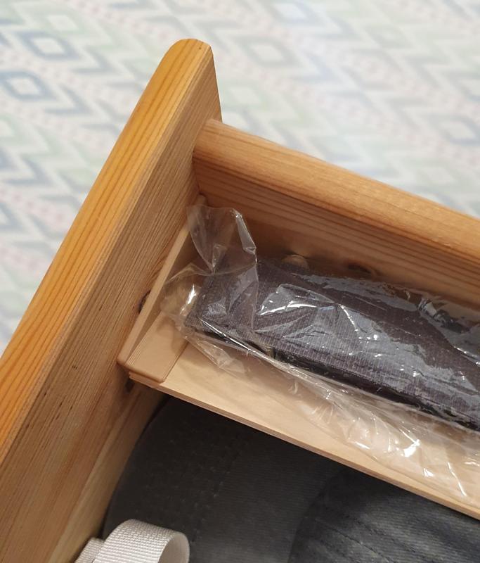 Drawer side shelf bracket