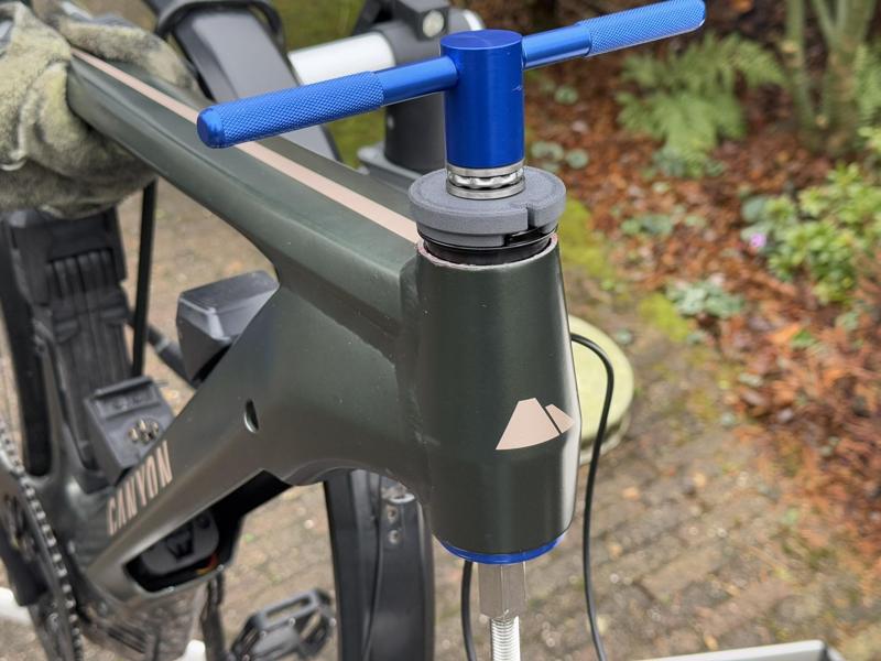 Acros ZS44 blocklock upper headset press adapter