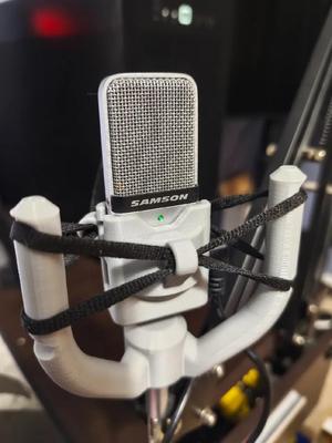 Mic shock mount compatible with samson go mic   