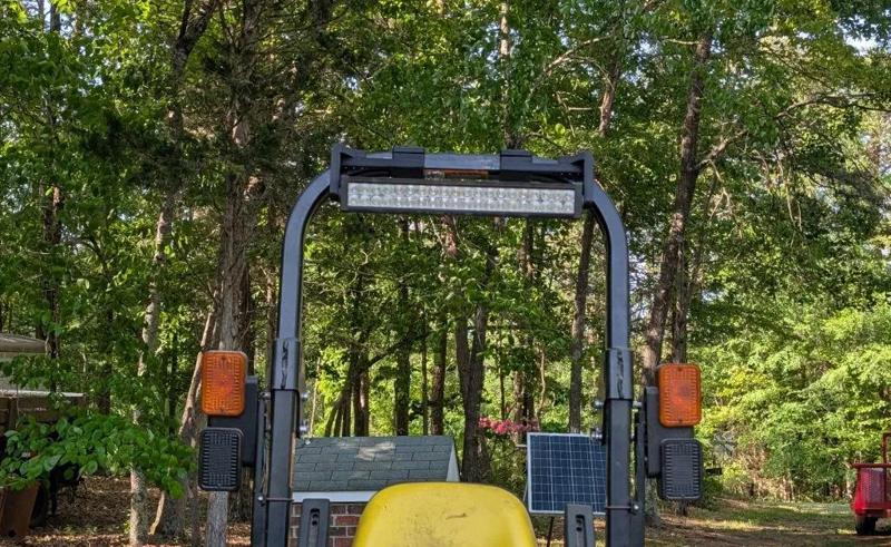 Lightbar mount for JD 1025R   