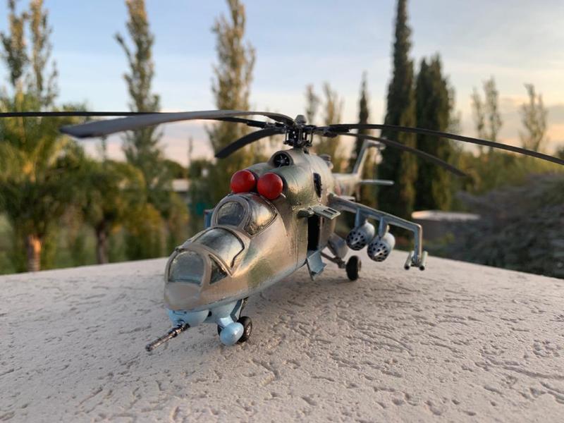 HIND MI24 RUSSIAN HELICOPTER - SCALE MODEL 1:48