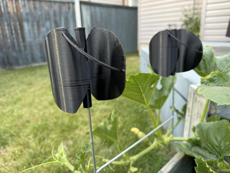 Spinnable vertical access wind turbine