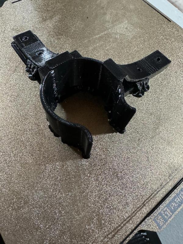 Brace for round table leg