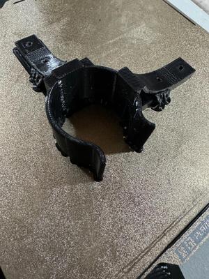 Brace for round table leg