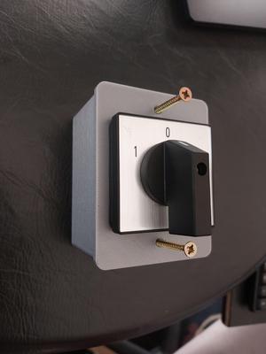 Box for cam reversing switch