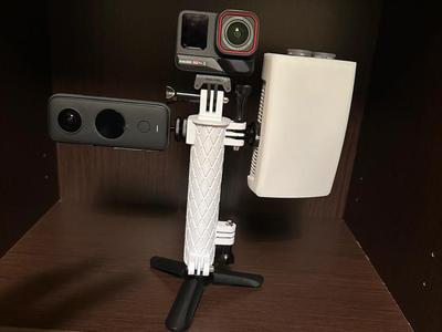 multi-accessory camera handle